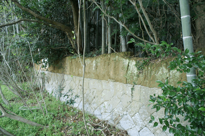 石垣と土塀
